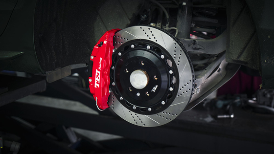 Freio de estacionamento eletrônico de Audi Big Brake Kit Integrated para o compasso de calibre do pistão da roda traseira 4 para A4L