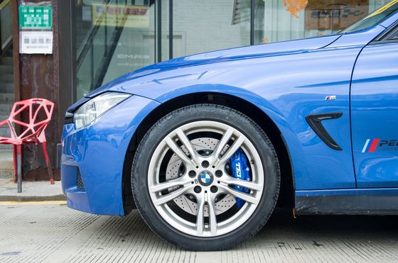 O freio grande Kit For BMW de BBK a parte dianteira P60S de 3 séries forjou 6 a roda da parte dianteira 18inch do rotor dos compassos de calibre 355*32mm do pistão